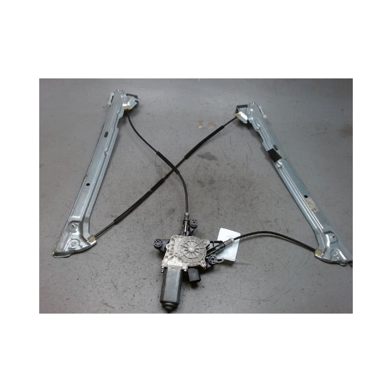 MECANISME+MOTEUR LEVE-GLACE AVANT GAUCHE MERCEDES VIANO LONG
