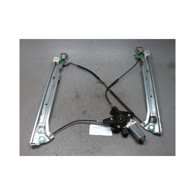 MECANISME+MOTEUR LEVE-GLACE AVANT GAUCHE MERCEDES VIANO LONG