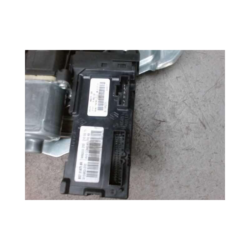 MECANISME+MOTEUR LEVE-GLACE AVANT GAUCHE RENAULT SCENIC