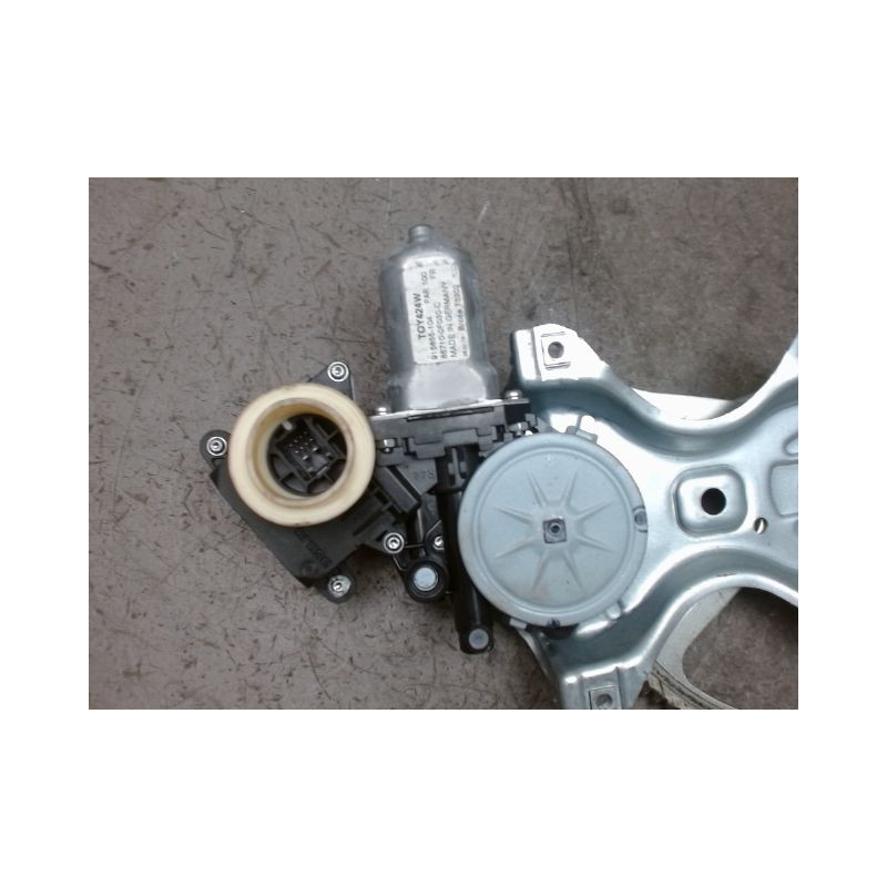 MECANISME+MOTEUR LEVE-GLACE AVANT DROIT TOYOTA VERSO