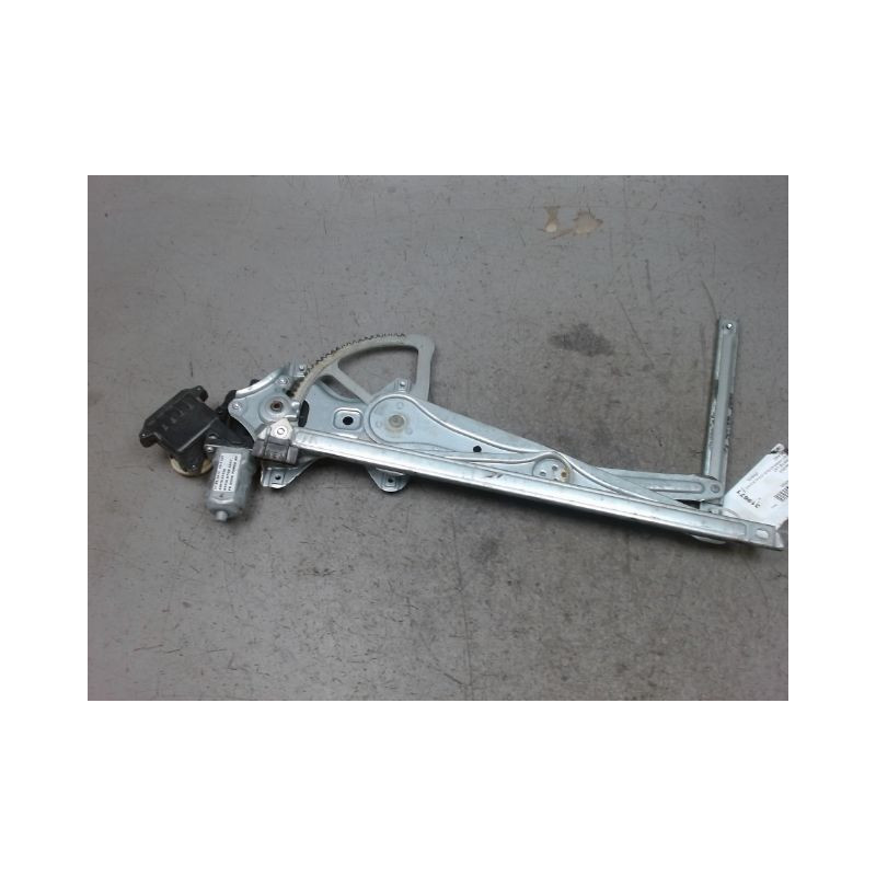 MECANISME+MOTEUR LEVE-GLACE AVANT DROIT TOYOTA VERSO