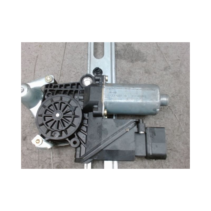 MECANISME+MOTEUR LEVE-GLACE AVANT DROIT MERCEDES CLASSE A 2001 -