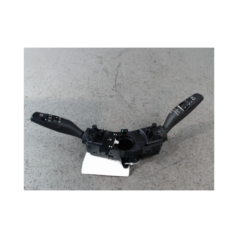 BLOC COMMODOS KIA NIRO