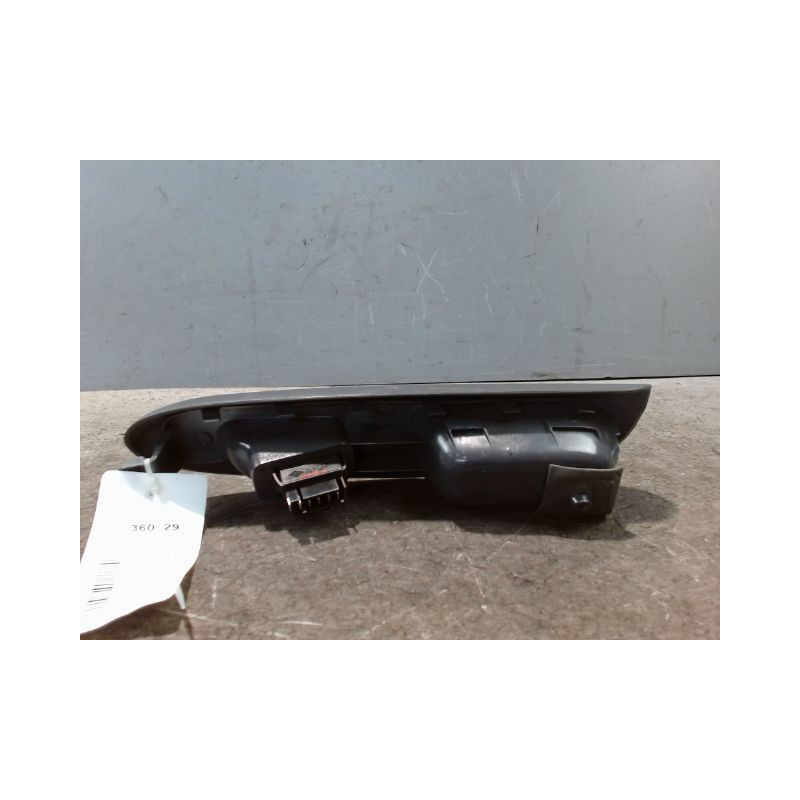 COMMANDE LEVE-GLACE PORTE AVD RENAULT CLIO  2
