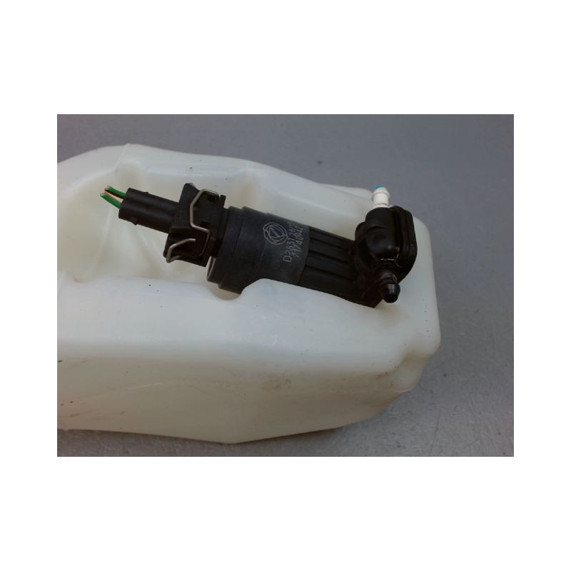 RESERVOIR LAVE-GLACE AVANT FIAT 500 C 09-