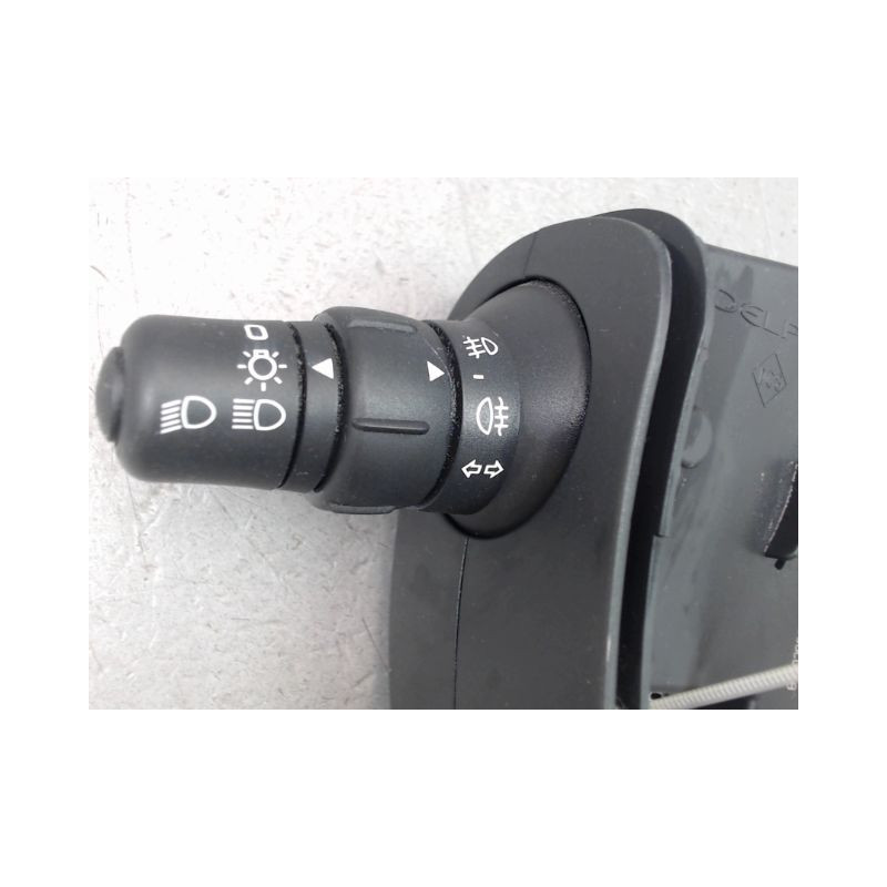 COMMANDE ECLAIRAGE RENAULT CLIO ESTATE III Phase 2 2009-2014