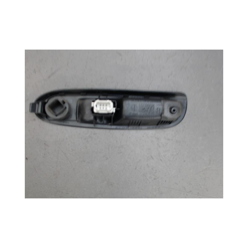 COMMANDE LEVE-GLACE PORTE AVD RENAULT CLIO
