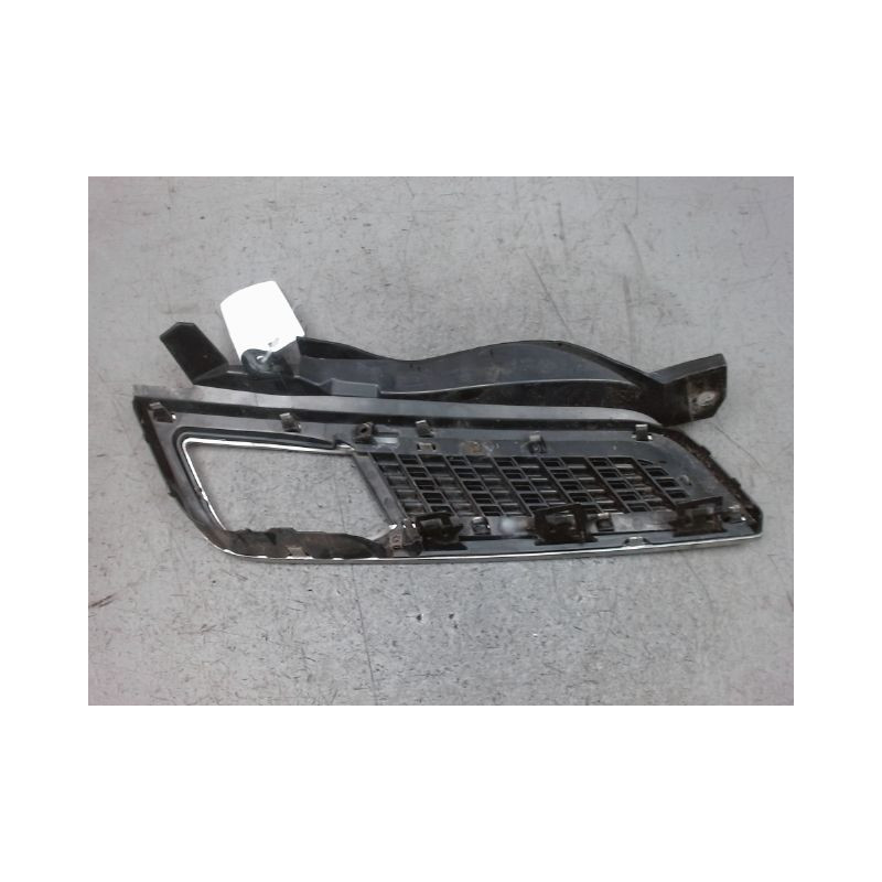 GRILLE CALANDRE GAUCHE NISSAN MICRA