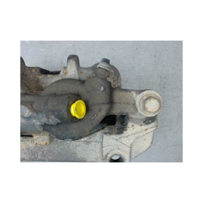 ETRIER DE FREIN AVANT DROIT OPEL VIVARO C1 F2700 4P