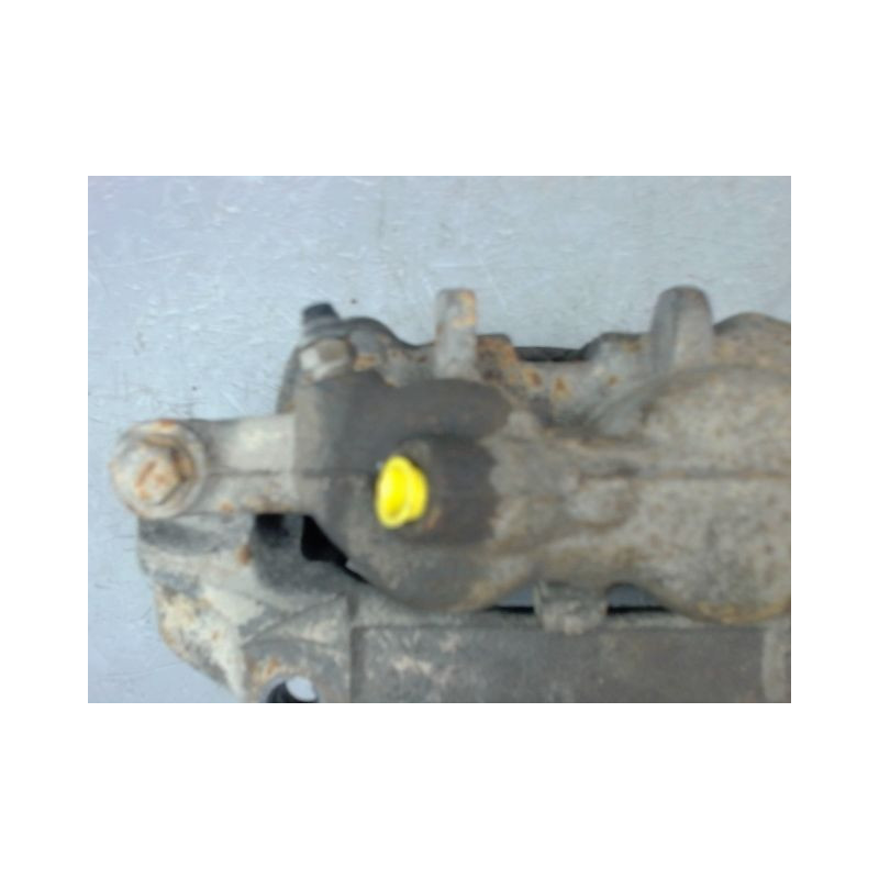 ETRIER DE FREIN AVANT GAUCHE OPEL VIVARO C1 F2700 4P