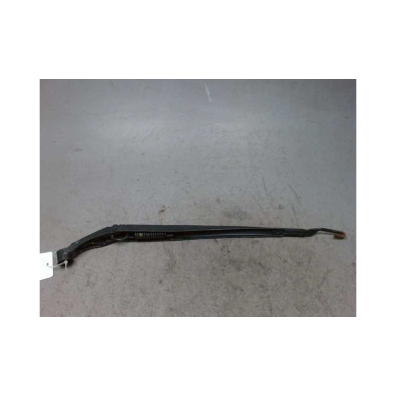 BRAS ESSUIE-GLACE AVANT GAUCHE TOYOTA AURIS