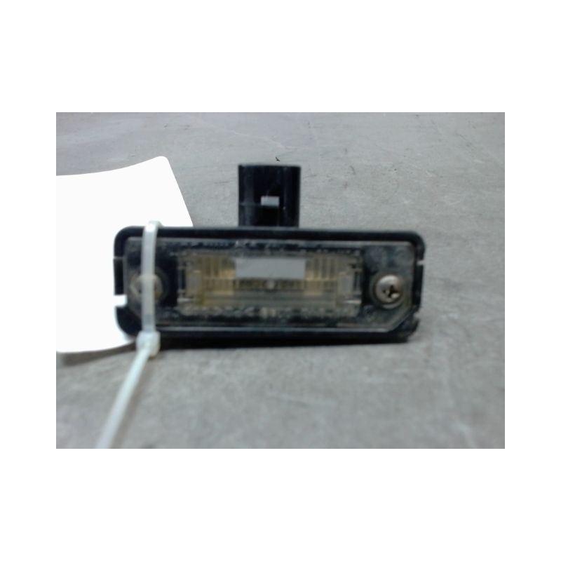 ECLAIREUR PLAQUE DE POLICE VOLKSWAGEN POLO 2005-