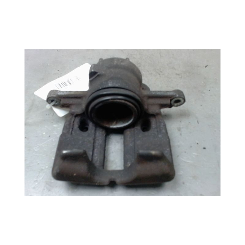 ETRIER DE FREIN AVANT DROIT MITSUBISHI COLT