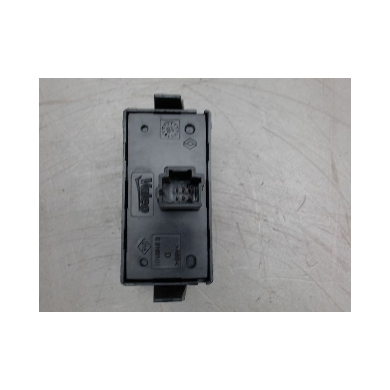 BOUTON DE WARNING RENAULT KANGOO
