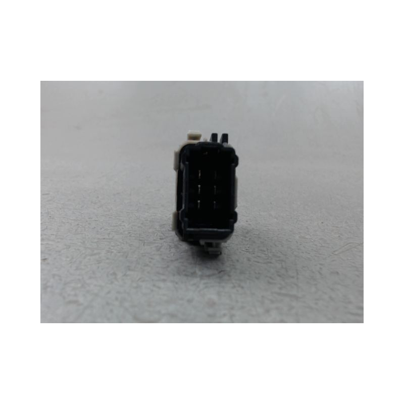 COMMANDE LEVE-GLACE PORTE AVD RENAULT TWINGO