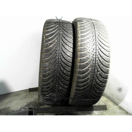 Paire de pneus GOOD YEAR VECTOR4SEASONS 215 60 17 96 H