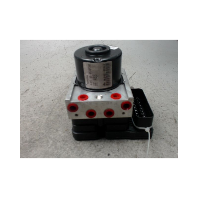 UNITE HYDRAULIQUE ABS TOYOTA YARIS