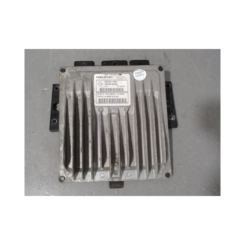 CALCULATEUR MOTEUR RENAULT CLIO