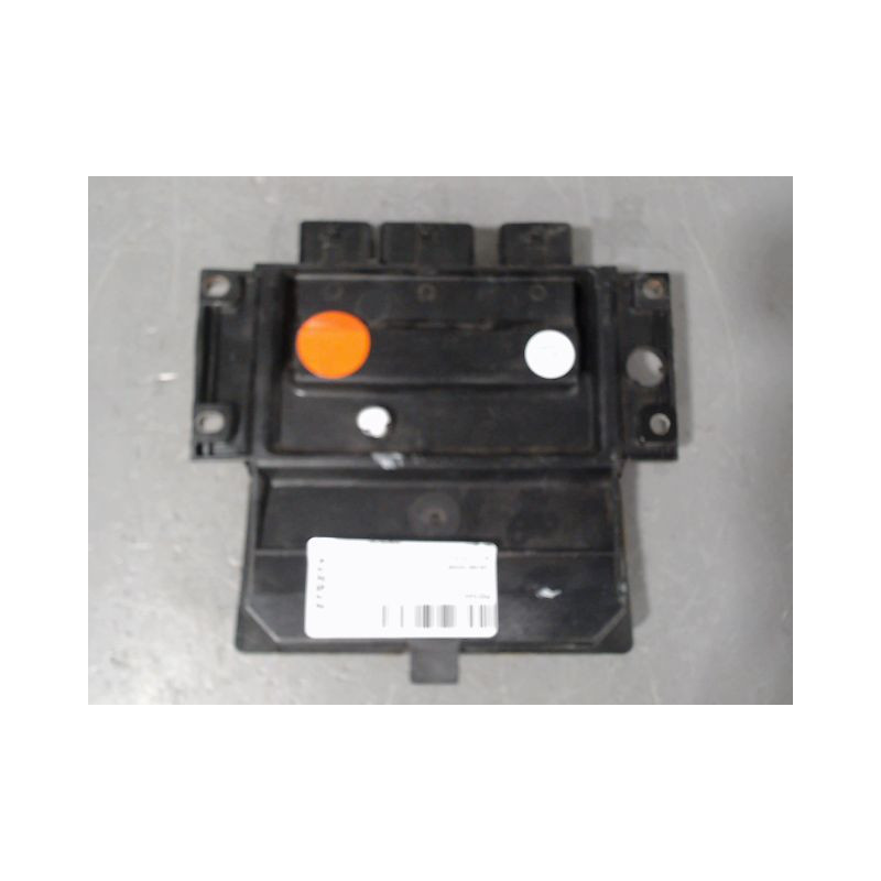 CALCULATEUR MOTEUR RENAULT CLIO