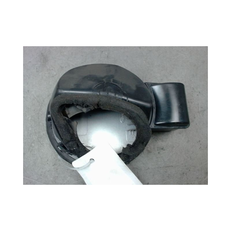 VOLET DE TRAPPE CARBURANT FORD FIESTA 99-2002