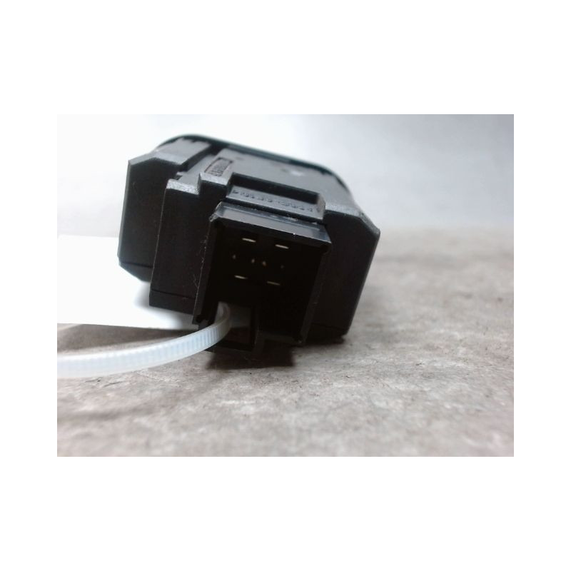 COMMANDE RÉGLAGE HAUTEUR DE PHARE FORD FIESTA 99-2002
