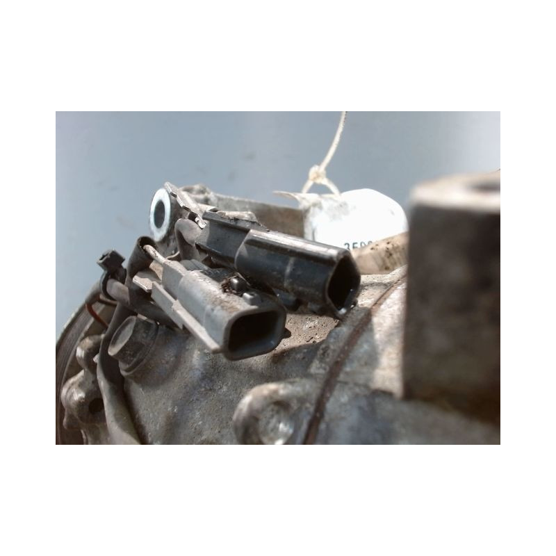 COMPRESSEUR AIR CONDITIONNE RENAULT CLIO IV