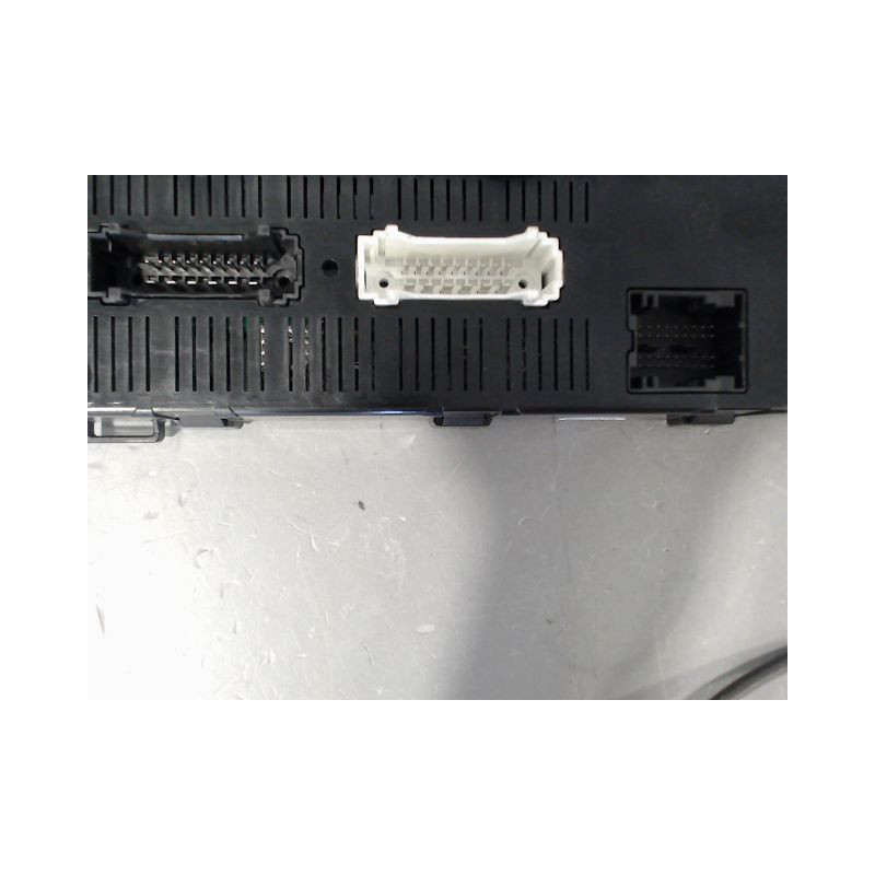 BOITIER GESTION HABITACLE RENAULT CLIO