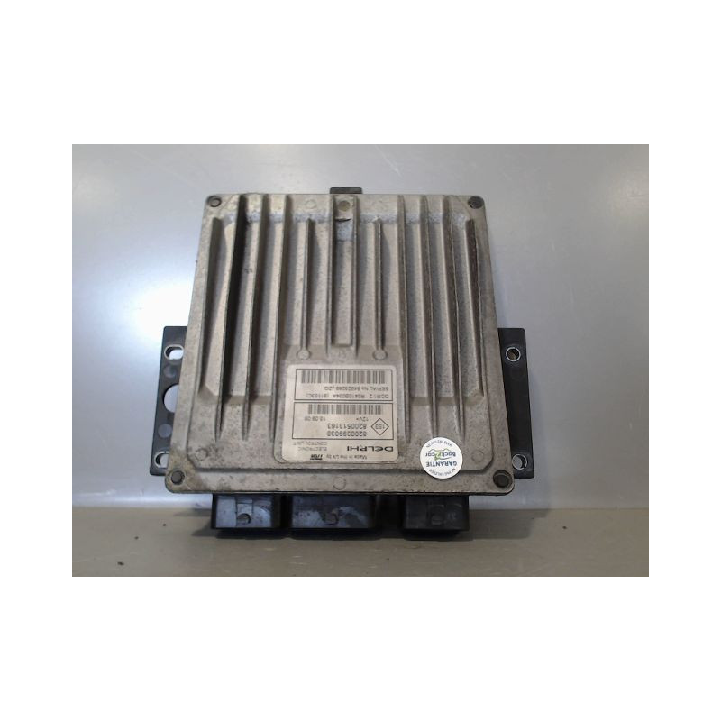 CALCULATEUR MOTEUR RENAULT CLIO