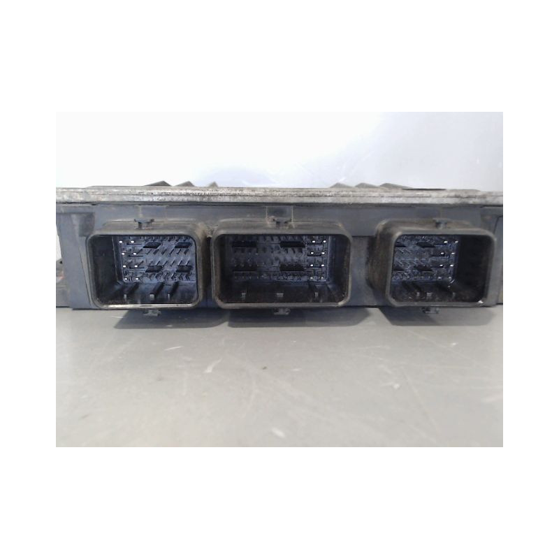 CALCULATEUR MOTEUR RENAULT CLIO