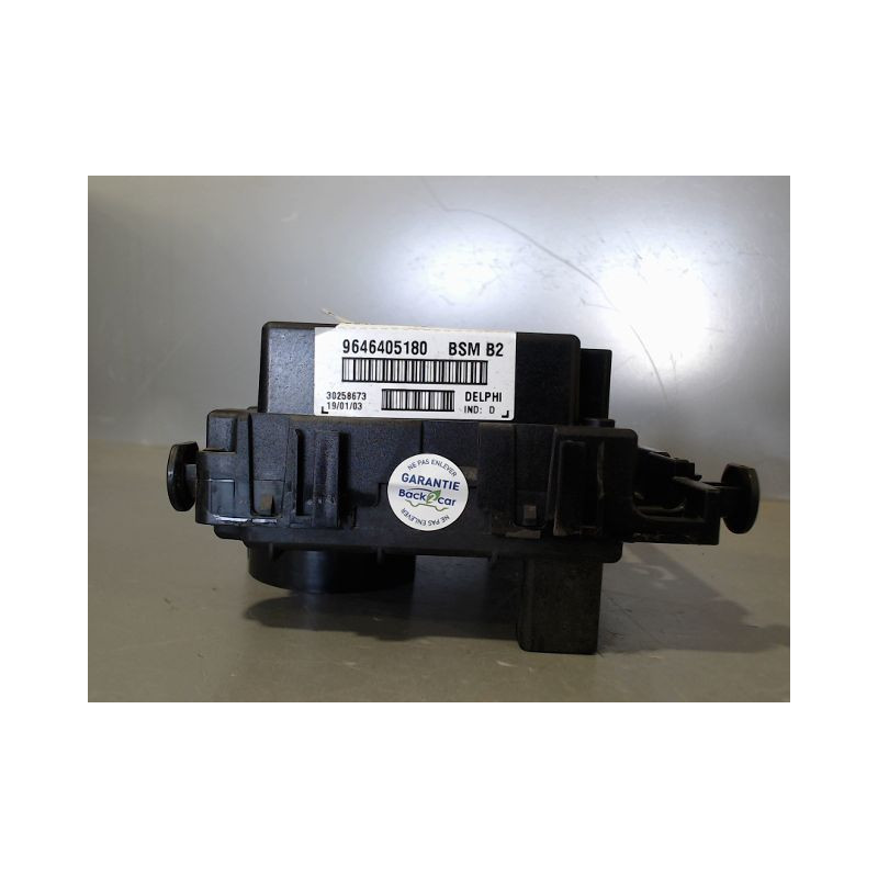BOITE A FUSIBLES PEUGEOT 307