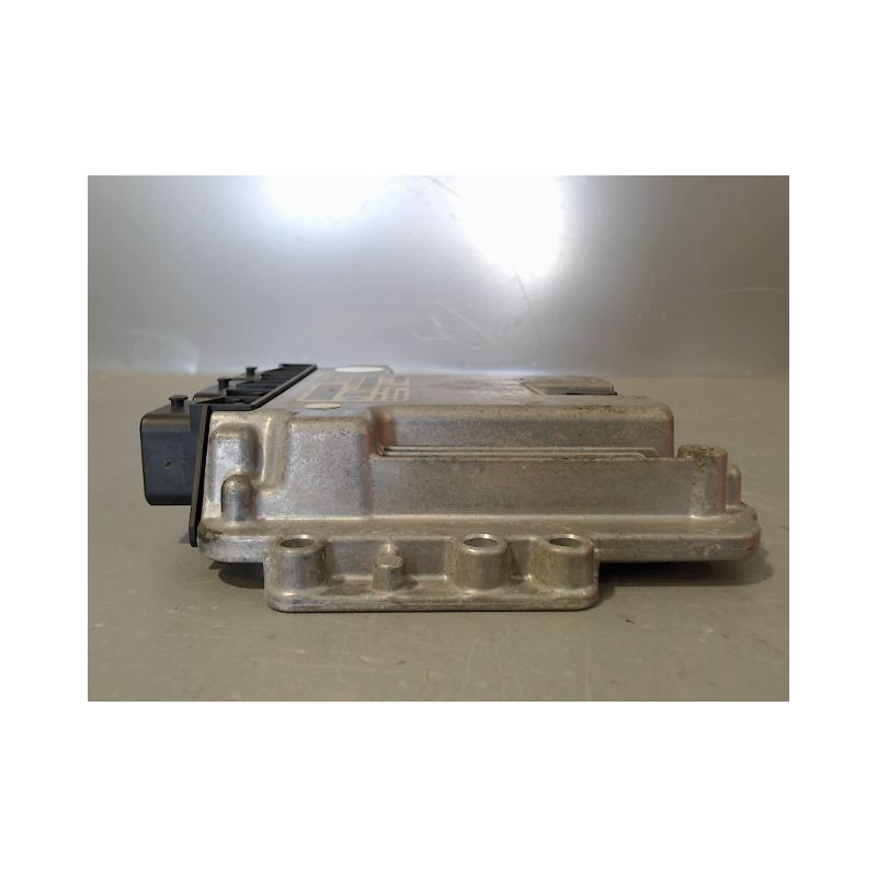 CALCULATEUR MOTEUR PEUGEOT 207