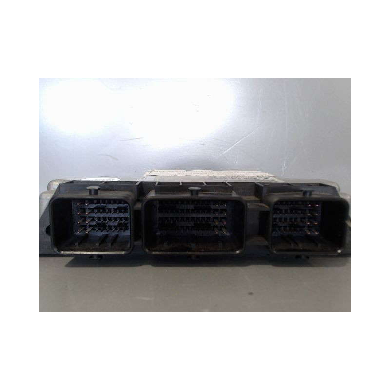 CALCULATEUR MOTEUR PEUGEOT 5008