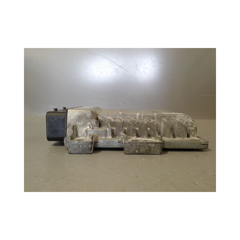 CALCULATEUR MOTEUR FORD C-MAX