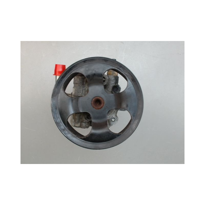 POMPE DIRECTION ASSISTEE TOYOTA RAV4