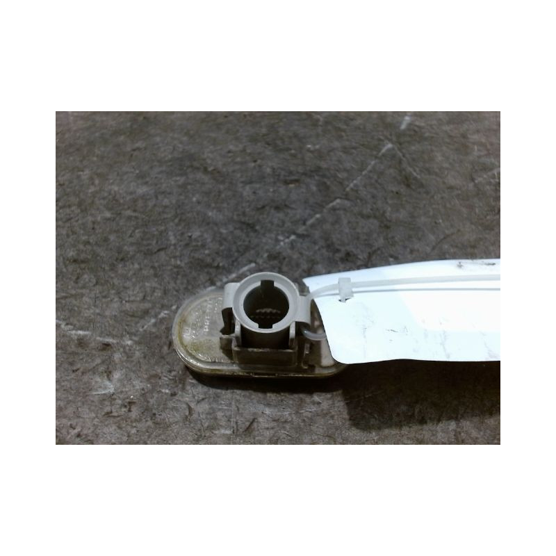 REPETITEUR AILE DROIT RENAULT TRAFIC