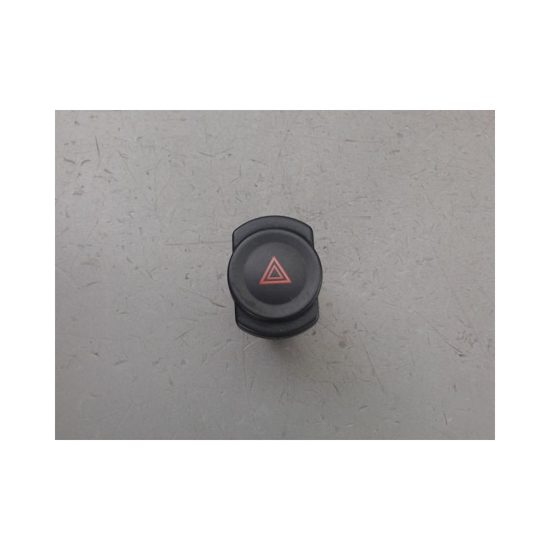 BOUTON DE WARNING DACIA SANDERO