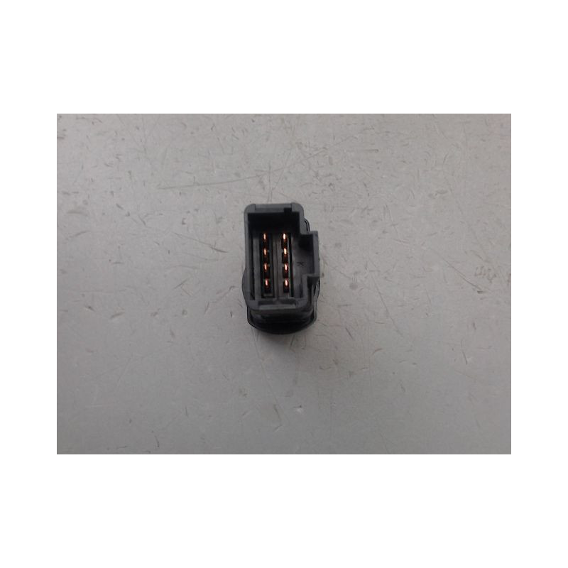 BOUTON DE WARNING DACIA SANDERO
