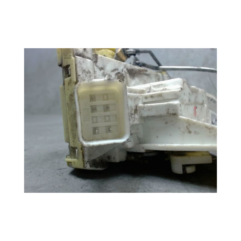 SYSTEME CONDAMNATION AVANT DROIT FORD FOCUS 98-04