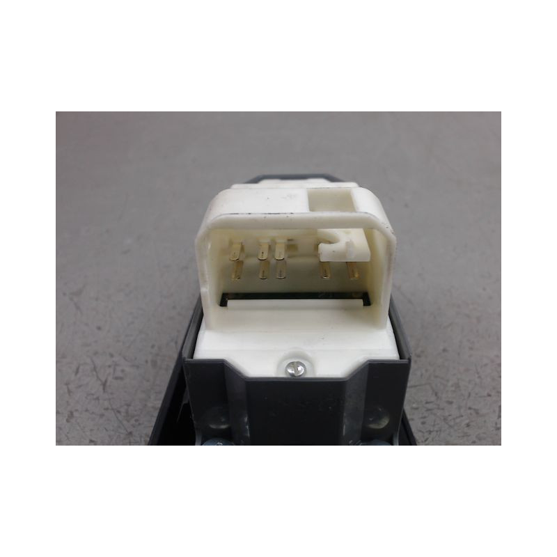 COMMANDE LEVE-GLACE PORTE AVG TOYOTA YARIS