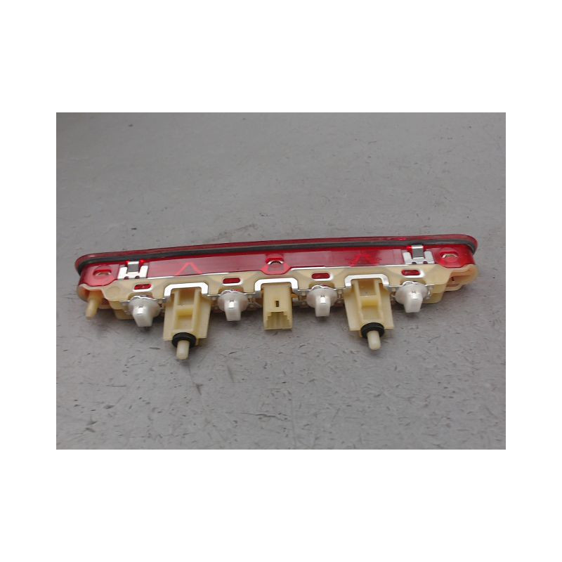 FEUX STOP SUPPLEMENTAIRE PEUGEOT 207
