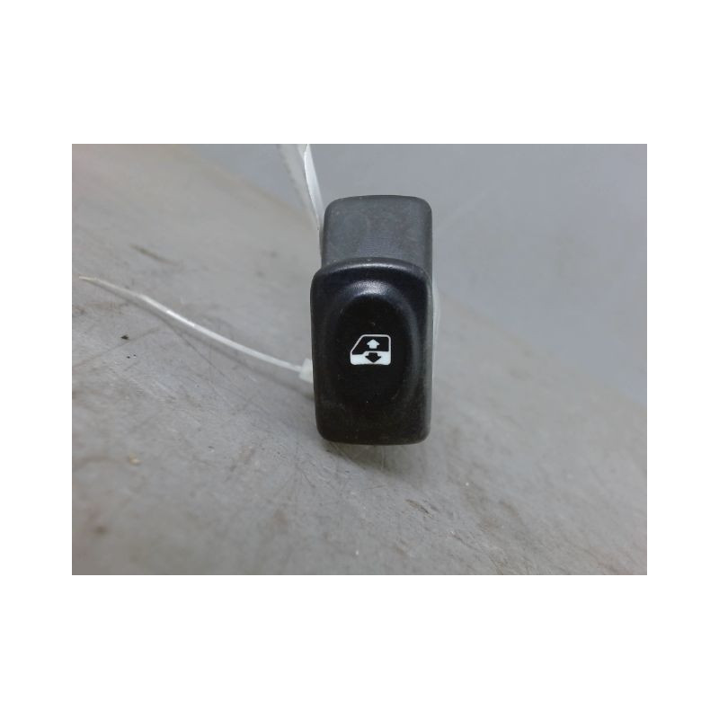COMMANDE LEVE-GLACE PORTE AVD RENAULT CLIO