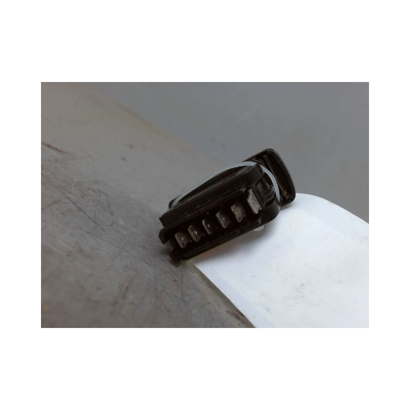 COMMANDE LEVE-GLACE PORTE AVD RENAULT CLIO