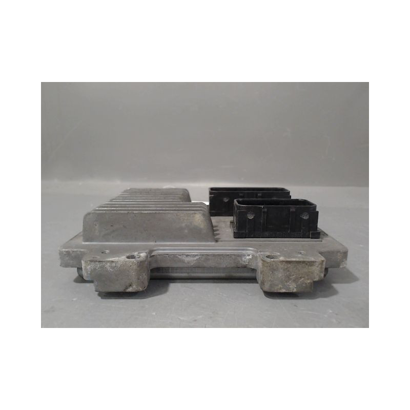 CALCULATEUR MOTEUR OPEL CORSA