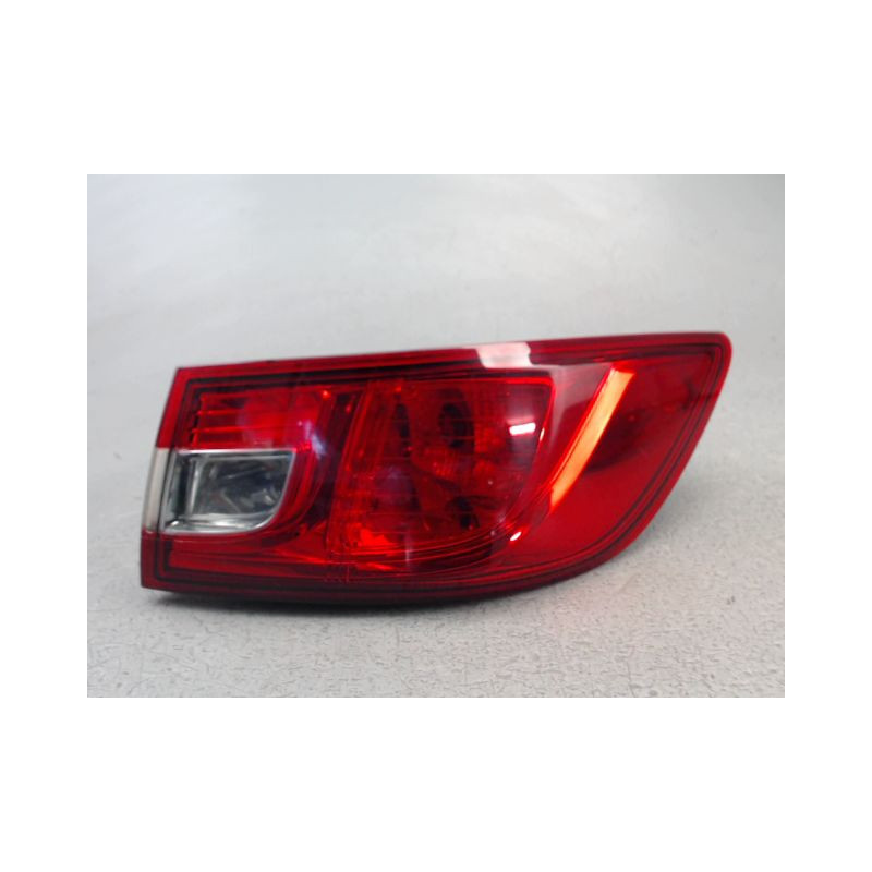 FEU ARRIERE DROIT RENAULT CLIO