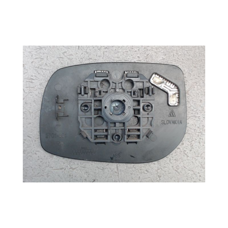 GLACE RETROVISEUR EXT D TOYOTA YARIS