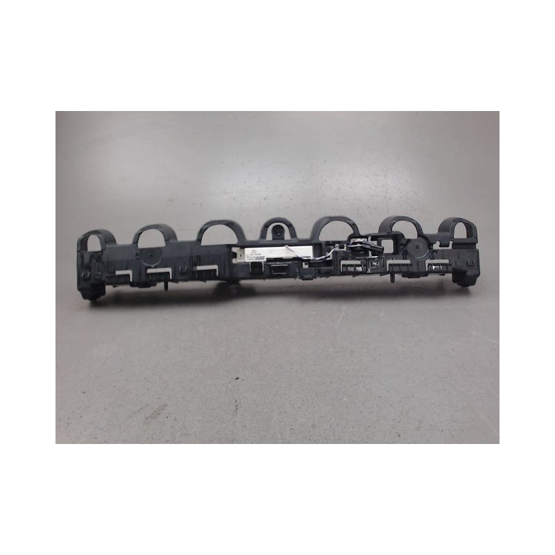 SUPPORT CENTRAL PARE-CHOC ARRIERE  RENAULT CLIO