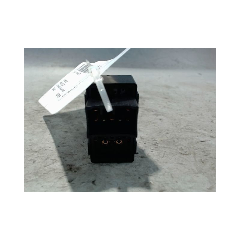 COMMANDE LEVE-GLACE PORTE AVD KIA PICANTO