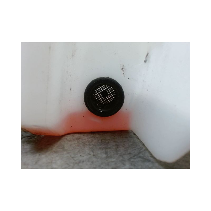 RESERVOIR LAVE-GLACE AVANT DACIA SANDERO