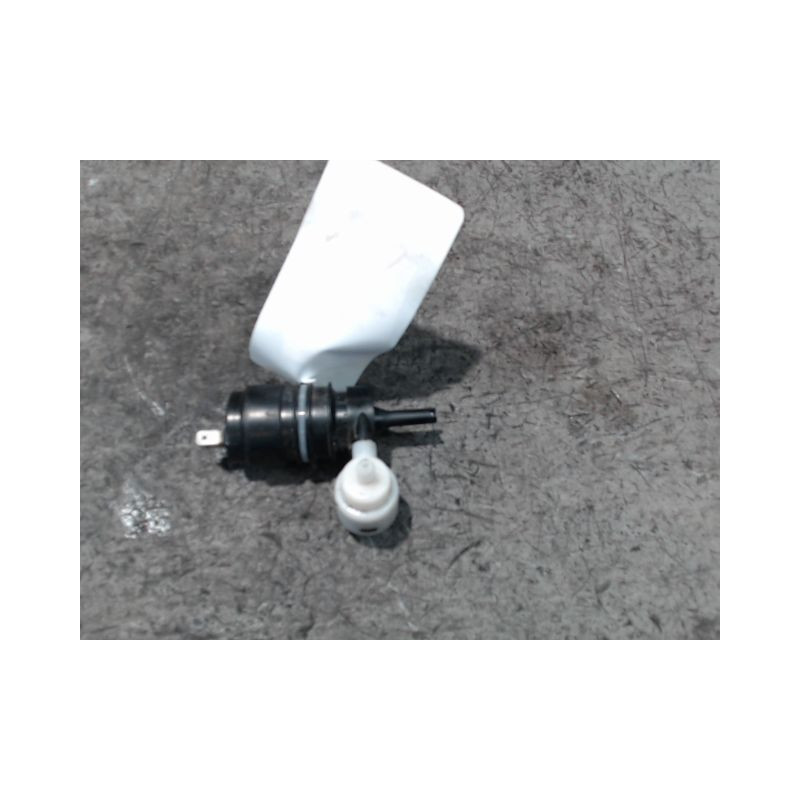 POMPE LAVE-GLACE AVANT OPEL CORSA 97-2000