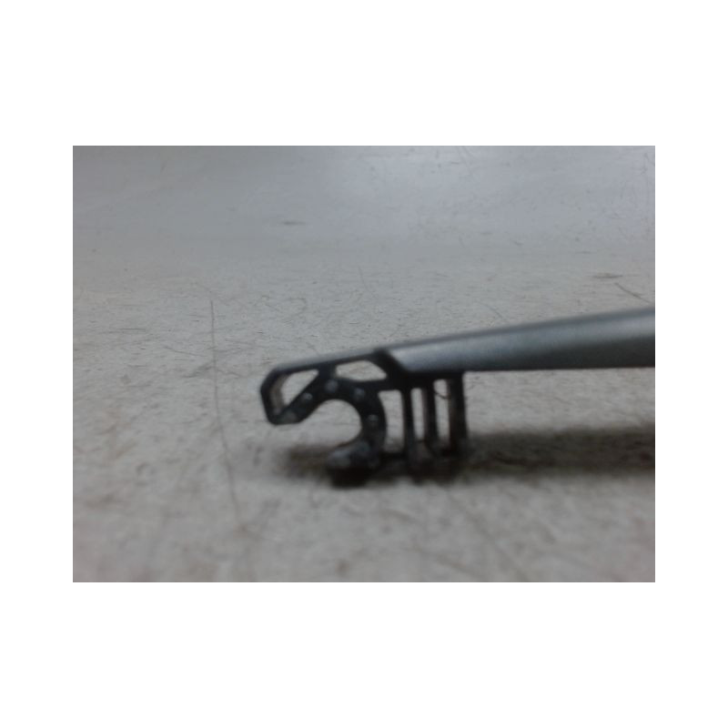 BRAS ESSUIE-GLACE ARRIERE TOYOTA YARIS